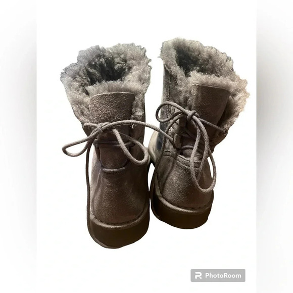 UGG  Australia Naiyah Charcoal Boot Lace Up Shearling  ( 1020144W ) Wmns… - Picture 4 of 11